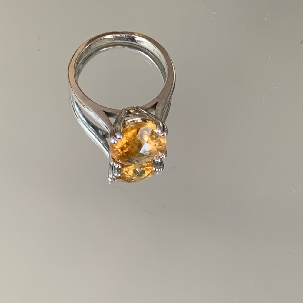 Engagement Ring ! - Picture 6 of 8